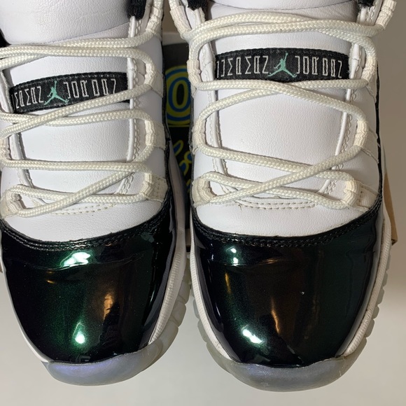 Air Jordan 11 Low, ‘Emerald’ Sz 6Y - Picture 3 of 12